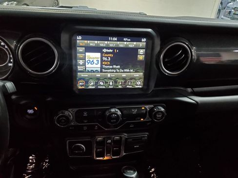 Used 2021 Jeep Wrangler Unlimited Sahara AWD/4WD image 30