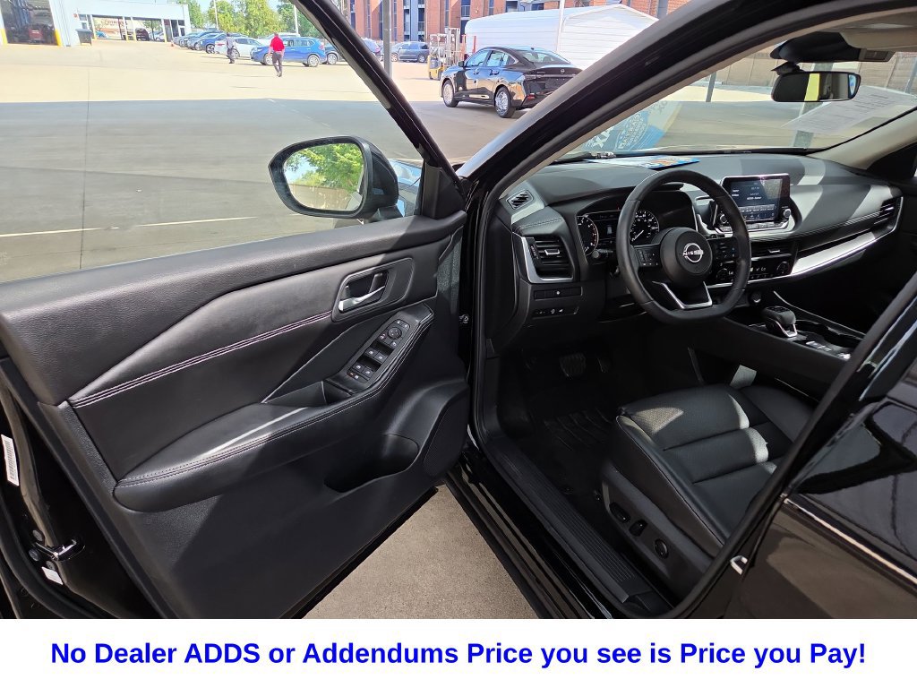 Used 2024 Nissan Rogue SV w/ SV Premium Package FWD image 19