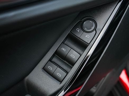 New 2026 Chevrolet Equinox LT w/ Convenience Package II image 17