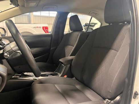 Used 2023 Toyota Corolla LE image 22