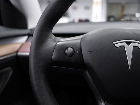 Used 2023 Tesla Model 3 Standard Range RWD image 18