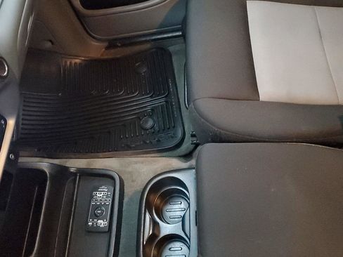 Used 2011 Ford Ranger XLT image 21