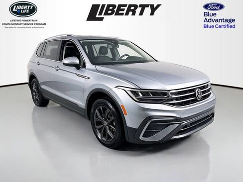Used 2022 Volkswagen Tiguan SE image 1