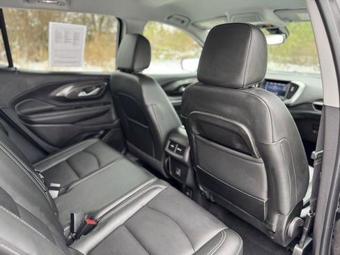 Used 2023 GMC Terrain SLT image 16