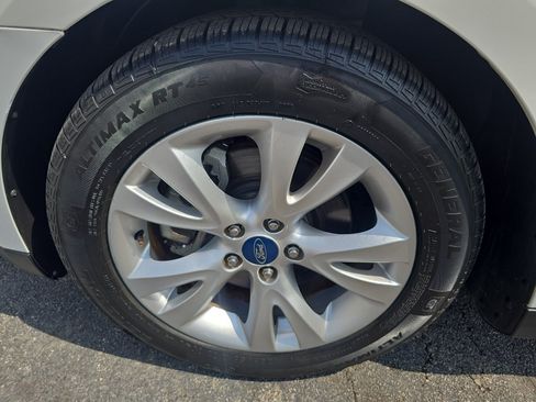 Used 2012 Ford Taurus SEL FWD image 23
