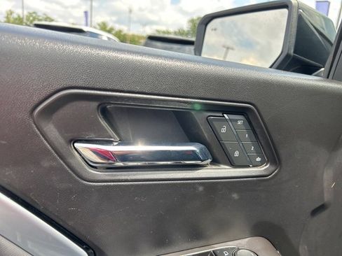 Used 2024 Chevrolet Colorado Z71 w/ Z71 Convenience Package 2 image 12