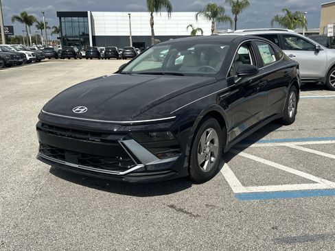 New 2026 Hyundai Sonata SE FWD image 2