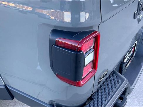 Used 2020 Jeep Gladiator Sport w/ Quick Order Package 24S image 26