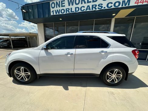 Used 2017 Chevrolet Equinox Premier w/ Enhanced Convenience Package FWD image 4