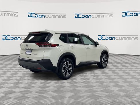Used 2023 Nissan Rogue SV image 8