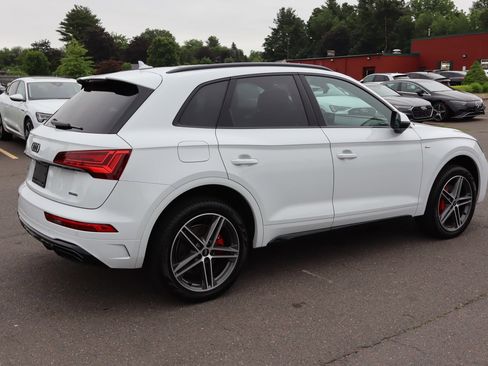 Used 2024 Audi Q5 e Premium Plus w/ Premium Plus Package image 5