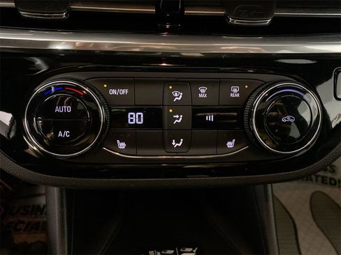 Used 2024 Buick Envista Sport Touring w/ Convenience I Package image 18