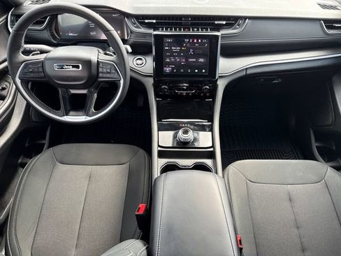 Used 2025 Jeep Grand Cherokee L Laredo w/ Luxury Tech Group I AWD/4WD image 12