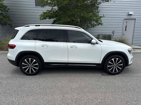 Used 2022 Mercedes-Benz GLB 250 4MATIC w/ Premium Package Lite image 5