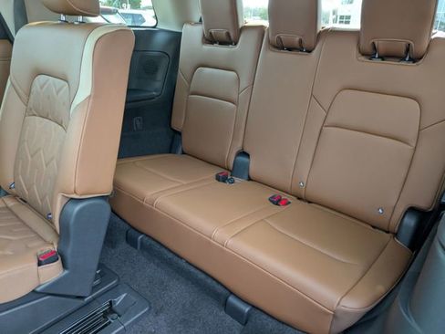 New 2026 Nissan Pathfinder Platinum image 30