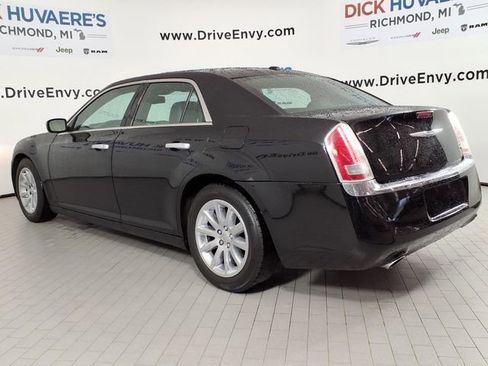 Used 2013 Chrysler 300 C RWD image 6