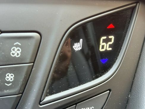 Used 2019 Buick Envision Essence FWD image 8