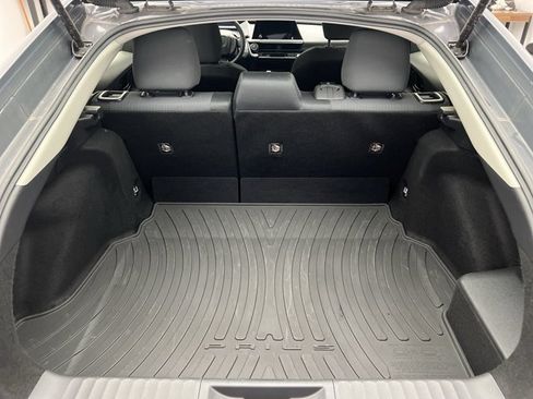 Used 2023 Toyota Prius LE FWD image 18