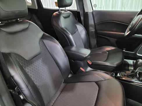 Used 2019 Jeep Compass Altitude image 45