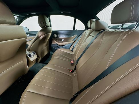 Used 2021 Mercedes-Benz E 350 4MATIC Sedan image 28