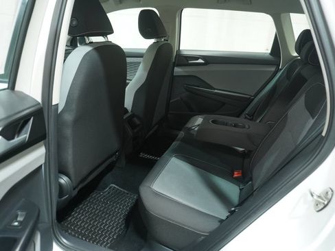 Used 2023 Volkswagen Taos S FWD image 8