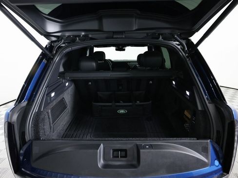 Used 2025 Land Rover Range Rover SE image 8