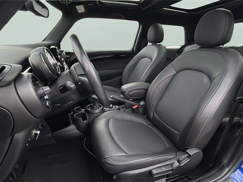 Used 2021 MINI Cooper 2-Door Hardtop image 14