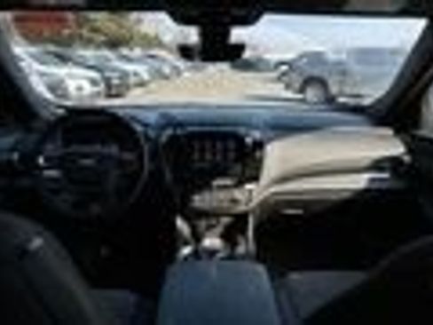 Used 2023 Chevrolet Traverse LT w/ Rear Camera Mirror Package image 11