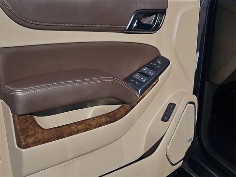 Used 2019 Chevrolet Tahoe LT w/ Luxury Package image 20