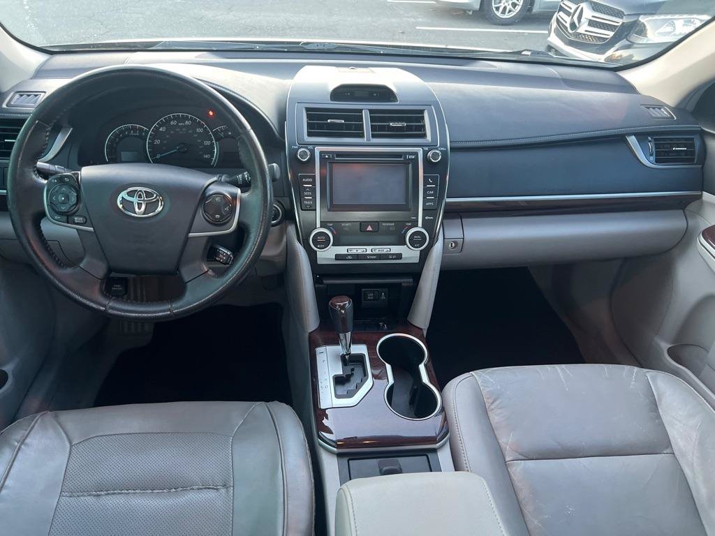 Used 2012 Toyota Camry XLE w/ Leather Pkg FWD image 18