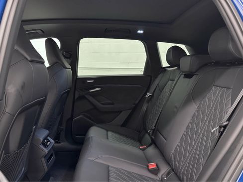 Used 2025 Audi SQ6 e-tron Prestige w/ 21" Black Optic Wheel Package image 15