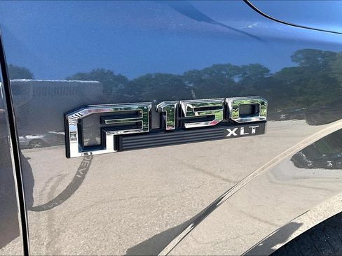 Used 2019 Ford F150 XLT w/ Equipment Group 302A Luxury AWD/4WD image 24