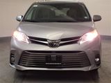 Used 2018 Toyota Sienna AWD image 2