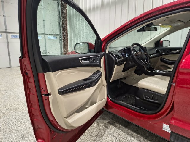 Used 2024 Ford Edge Titanium w/ Equipment Group 301A AWD/4WD image 11