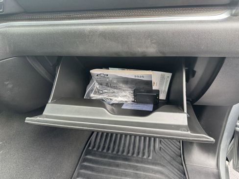 Used 2025 Chevrolet Silverado 1500 LT RWD image 37