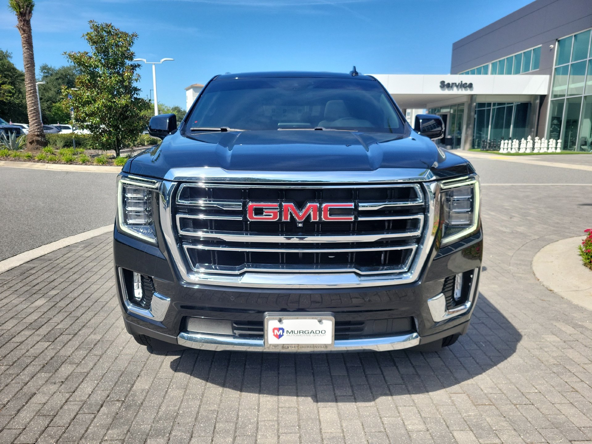 Used 2023 GMC Yukon SLT w/ SLT Premium Package RWD image 9