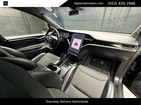 Used 2018 Tesla Model X 75D image 19