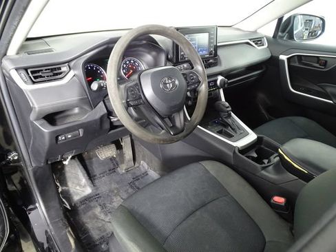 Used 2021 Toyota RAV4 LE FWD image 18