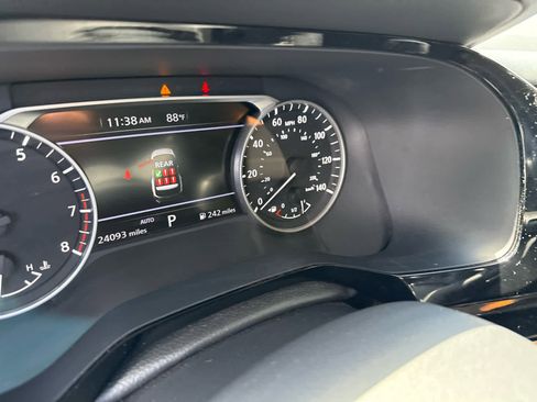 Used 2024 Nissan Pathfinder SV AWD/4WD image 8