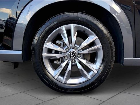 Used 2025 Acura ADX FWD image 11