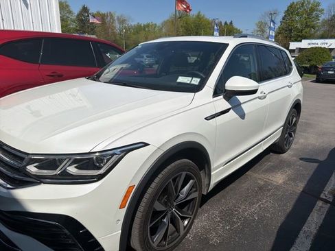 Used 2022 Volkswagen Tiguan SEL R-Line AWD/4WD image 3