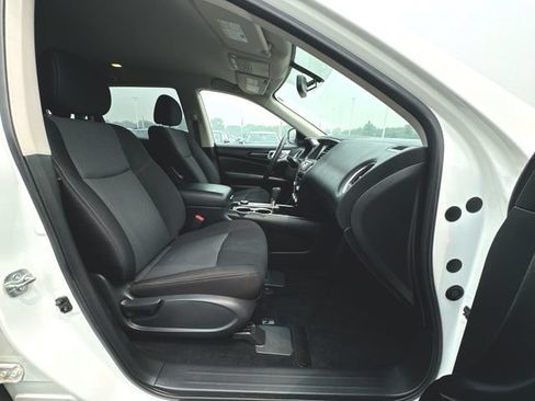 Used 2019 Nissan Pathfinder SV AWD/4WD image 27