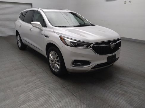 Used 2020 Buick Enclave Premium w/ Sun and Sites Package FWD image 13