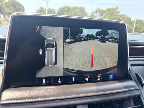 Used 2024 Chevrolet Tahoe High Country AWD/4WD image 15