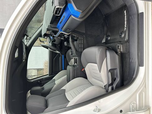 Used 2024 Toyota Tacoma TRD Sport AWD/4WD image 22