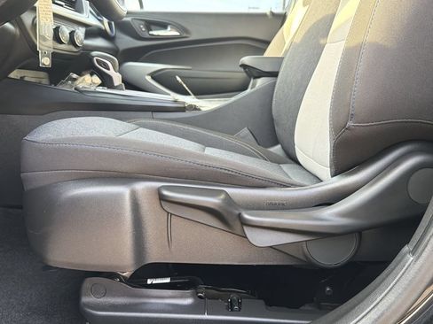 Used 2024 Chevrolet Trax LS FWD image 21