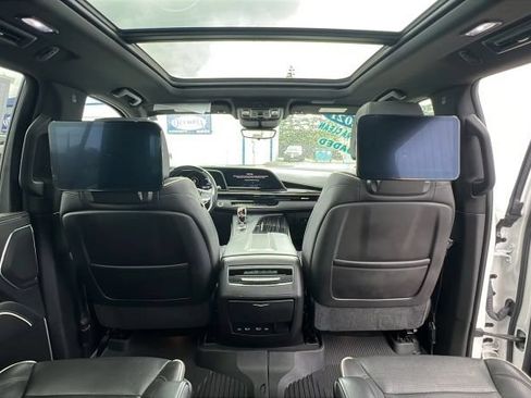 Used 2021 Cadillac Escalade Sport w/ Driver Assist Tech Package AWD/4WD image 11