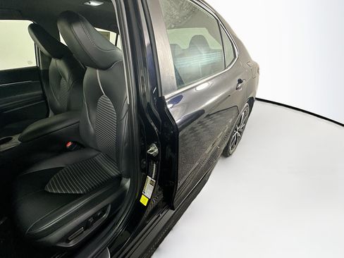 Used 2023 Toyota Camry SE FWD image 12