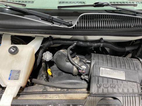 Used 2013 Chevrolet Express 1500 RWD image 16