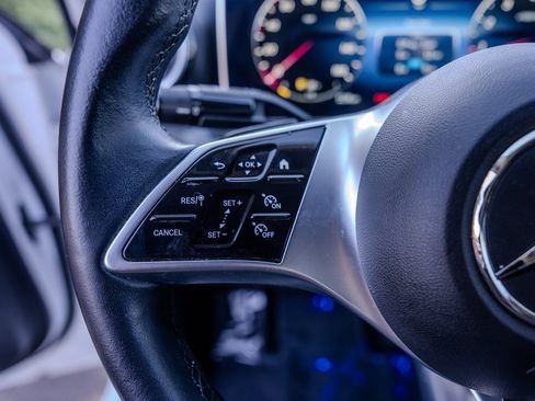 Used 2022 Mercedes-Benz C 300 Sedan image 6